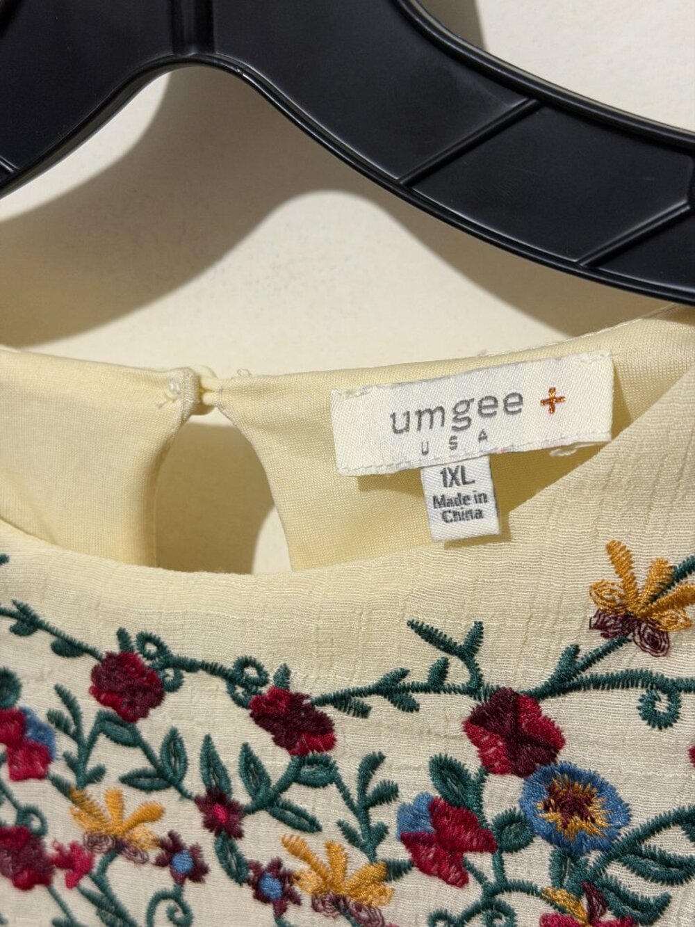 Umgee Floral Embroidered Bell-Sleeve Tunic Dress / Babydoll Top - Picture 4 of 15